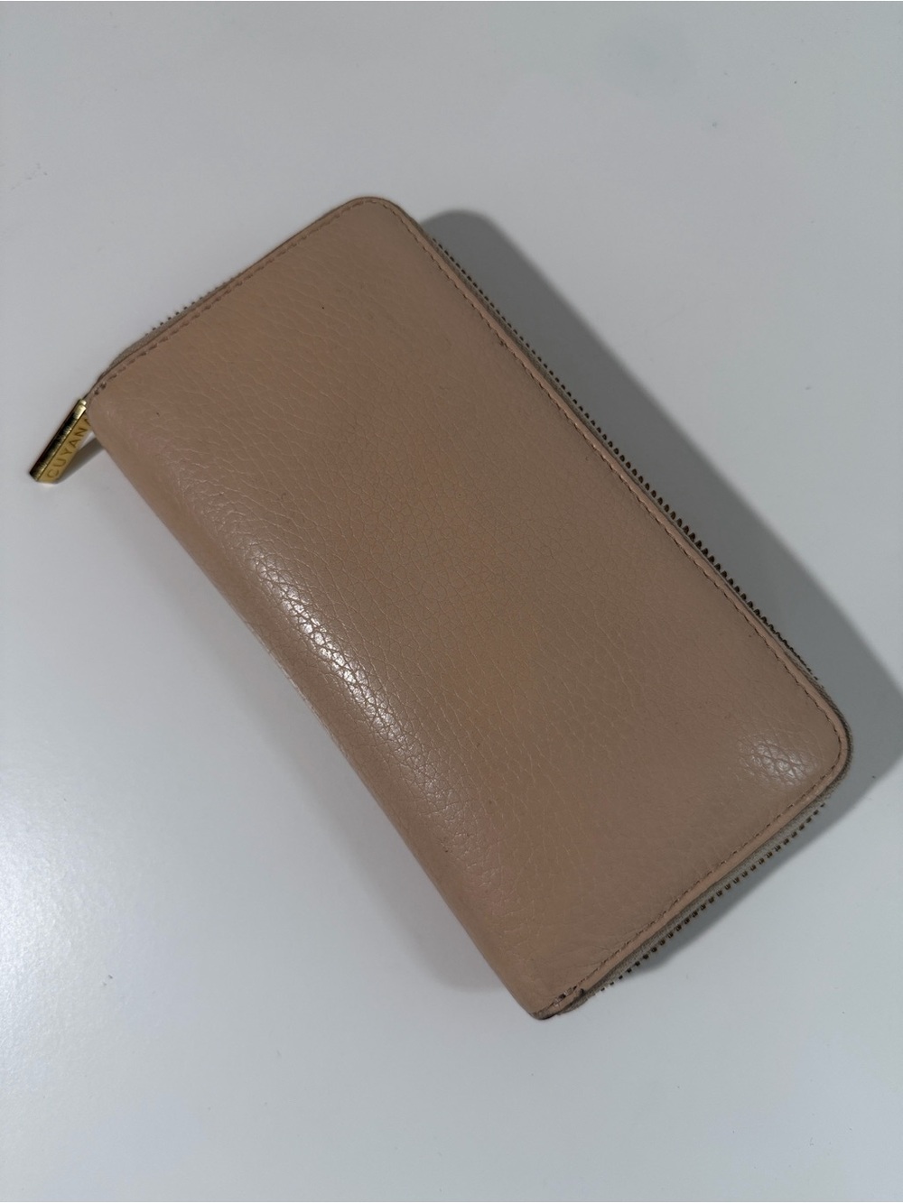 Cuyana Beige Pebbled Leather Zip Wallet
